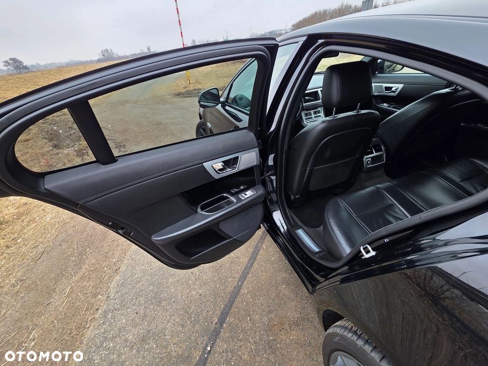 Jaguar XF 3.0 T AWD Classic - 27