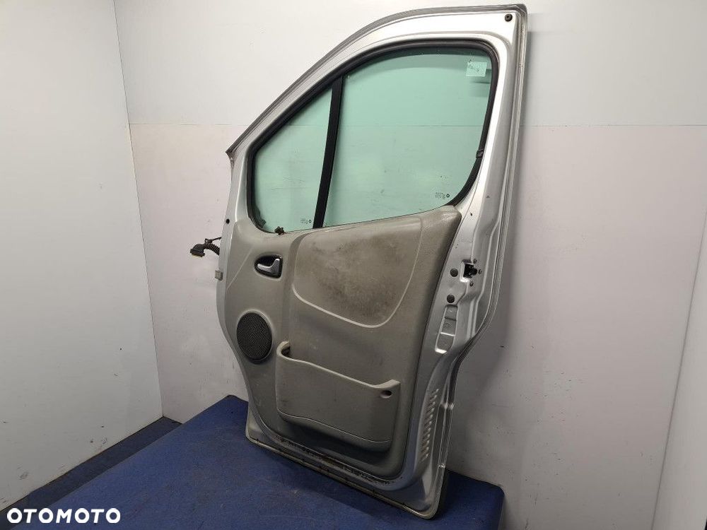 OPEL VIVARO A DRZWI PRZÓD PRAWE - 16