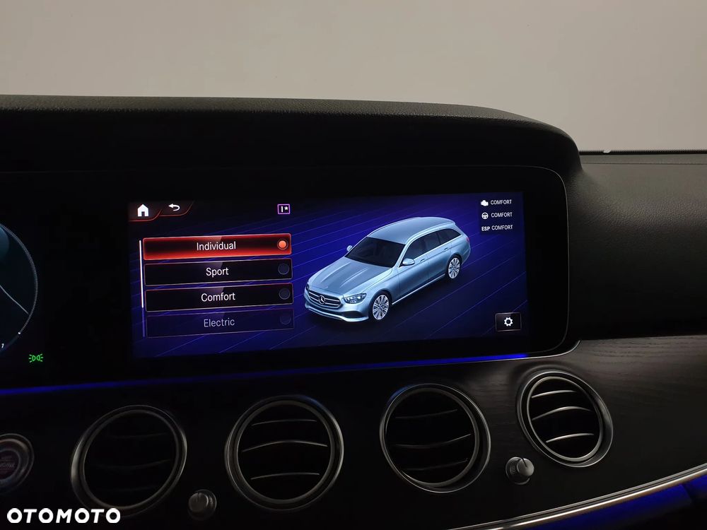 Mercedes-Benz Klasa E 300 de 4Matic 9G-TRONIC AMG Line - 21