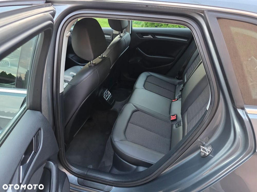 Audi A3 Sportback 2.0 TDI S line Sportpaket - 12