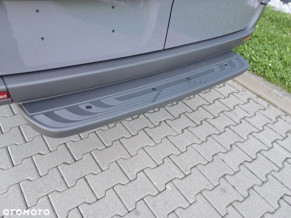 Mercedes-Benz Sprinter 319 CDI Furgon PRO długi 4325 mm L3H2 - 8