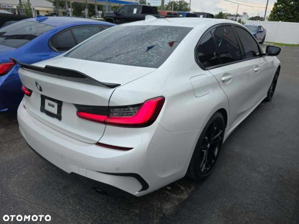 BMW Seria 3 330i M Sport - 3