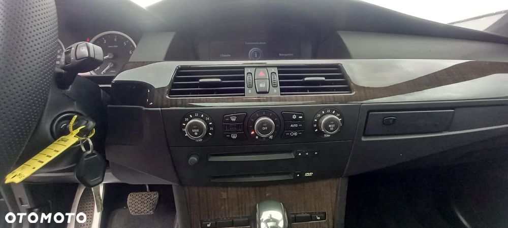 BMW Seria 5 530i - 26