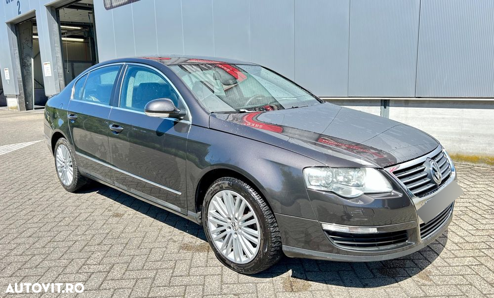 Volkswagen Passat Variant 3.2 V6 FSI 4Motion DSG Highline - 3