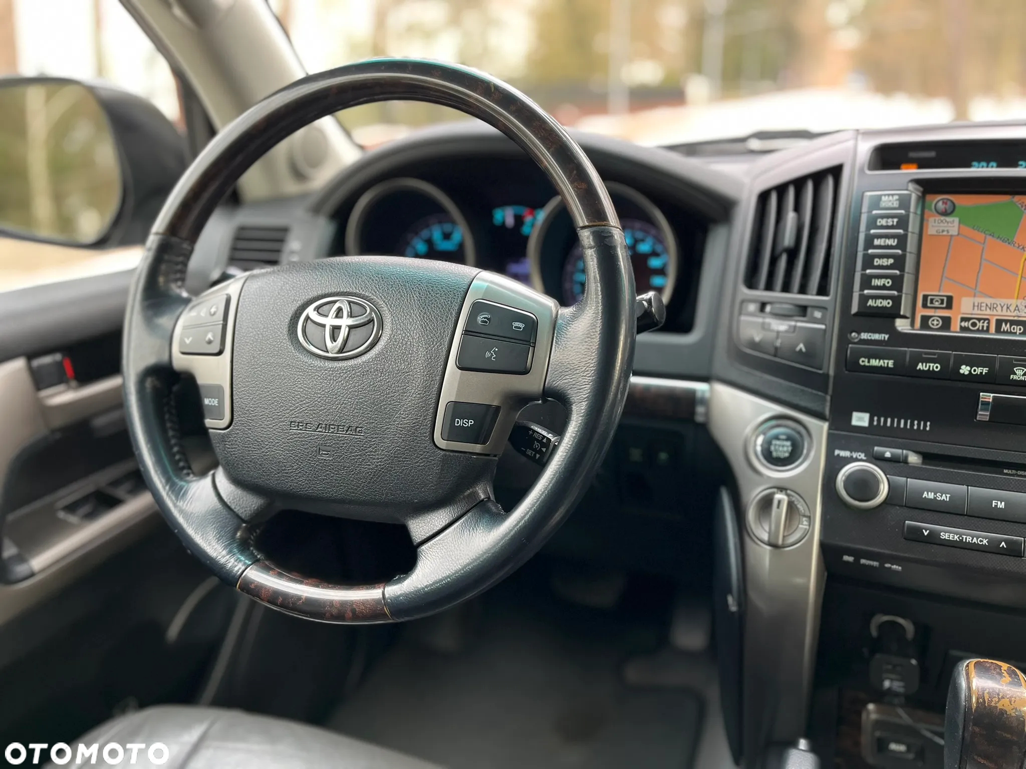 Toyota Land Cruiser - 11