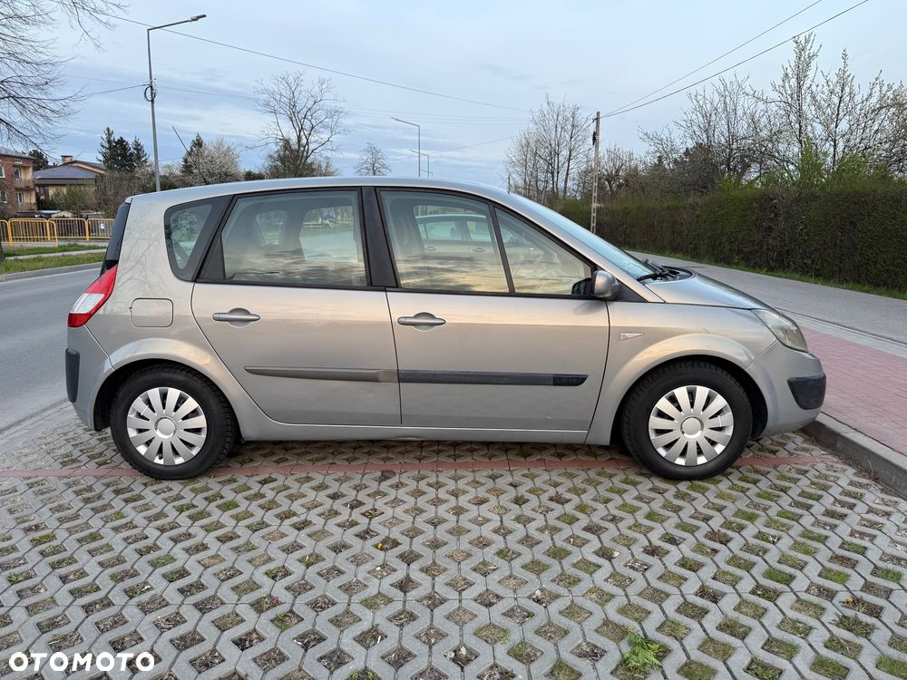 Renault Scenic - 11