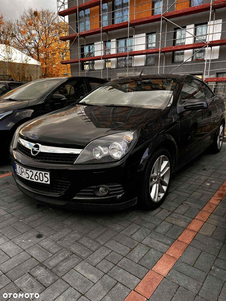 Opel Astra III GTC 1.8 Cosmo - 1