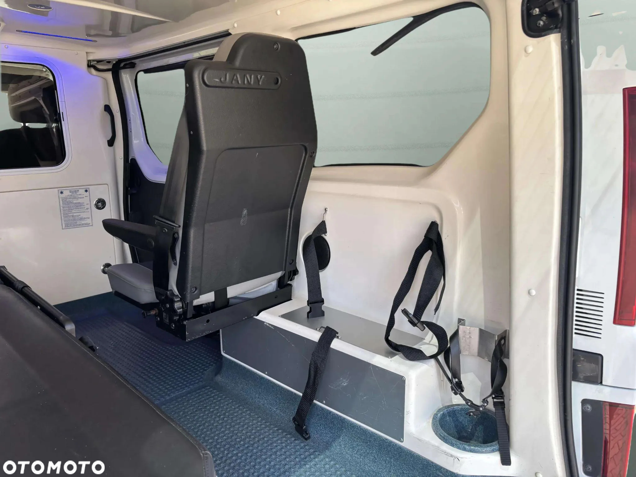 Renault Trafic - 16