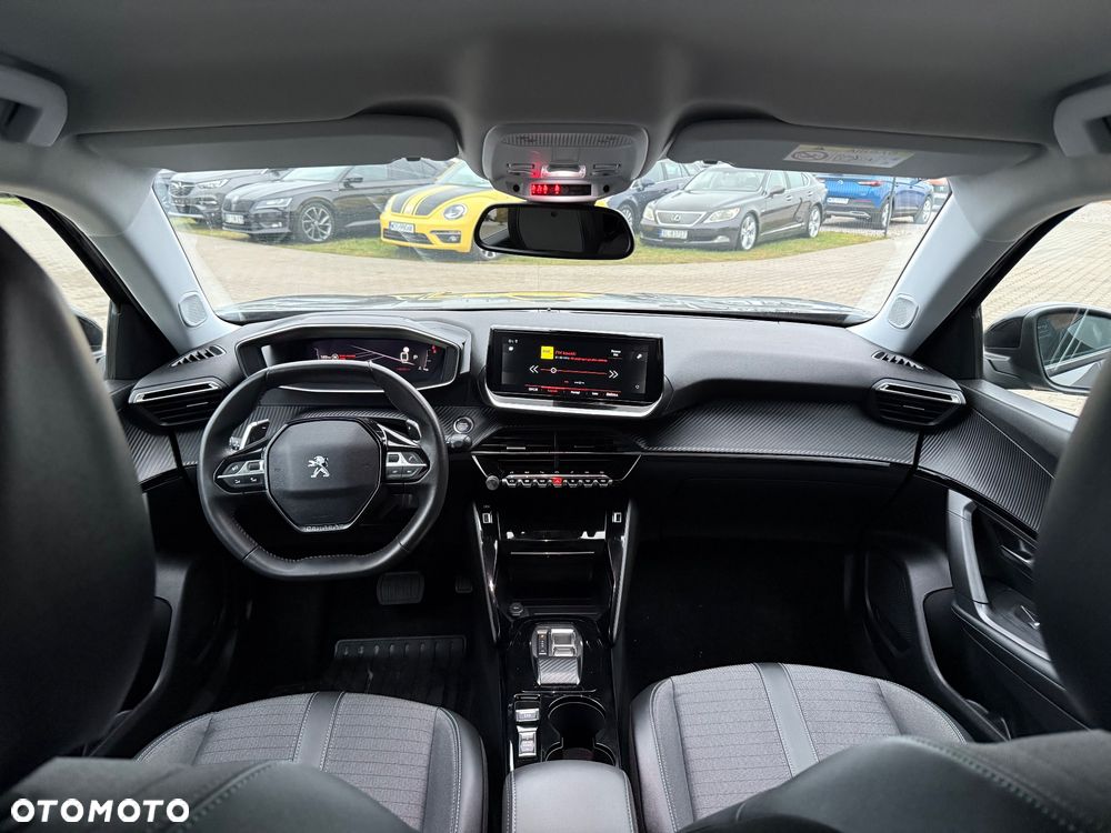 Peugeot 2008 1.2 PureTech Allure S&S EAT8 - 17