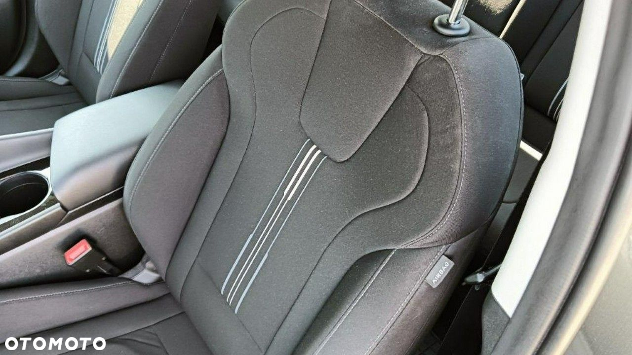 Hyundai Elantra 1.6 Smart CVT - 19