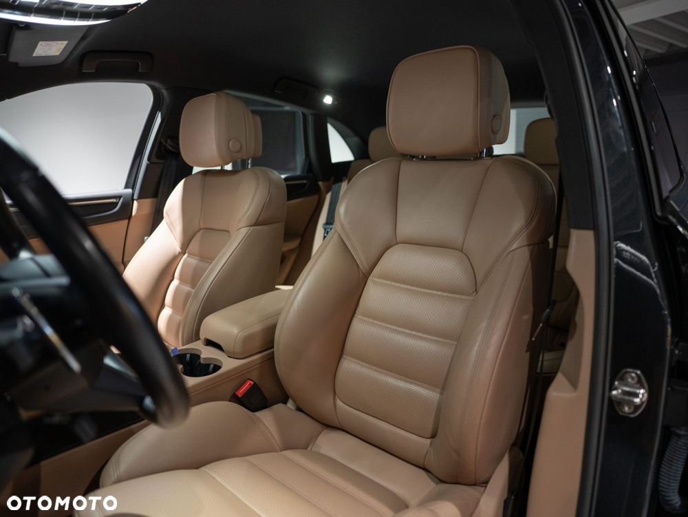 Porsche Macan - 35