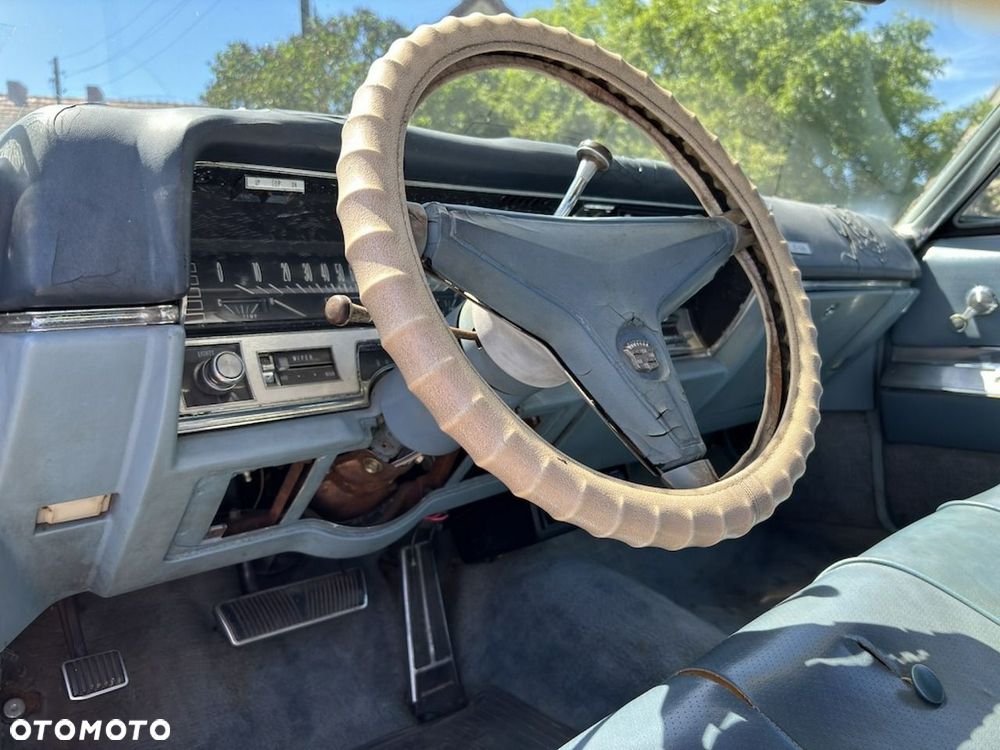 Cadillac Deville - 12