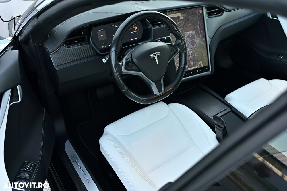 Tesla Model S - 24