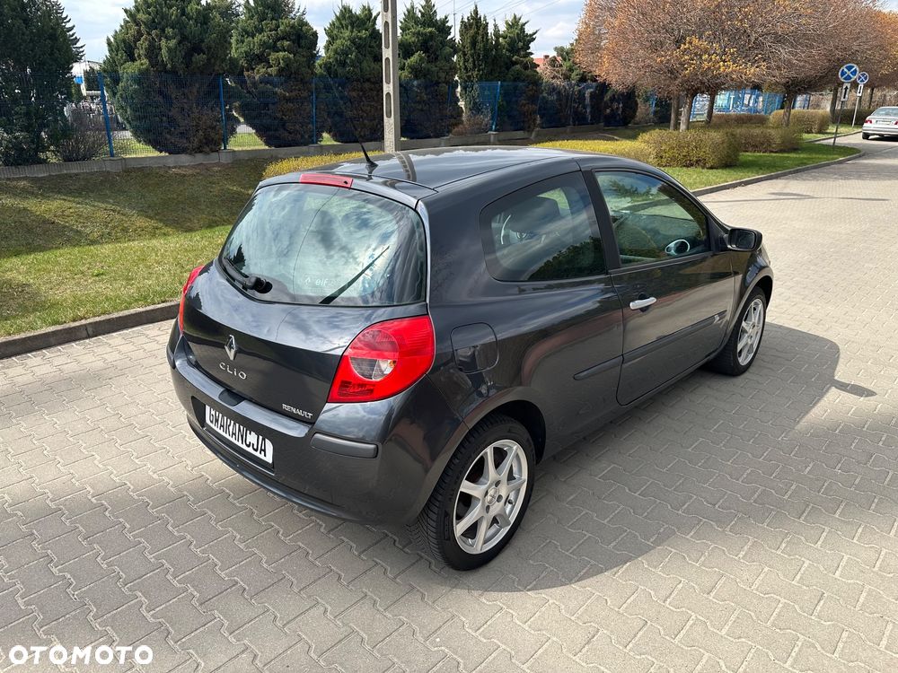 Renault Clio 1.6 16V Privilege - 8