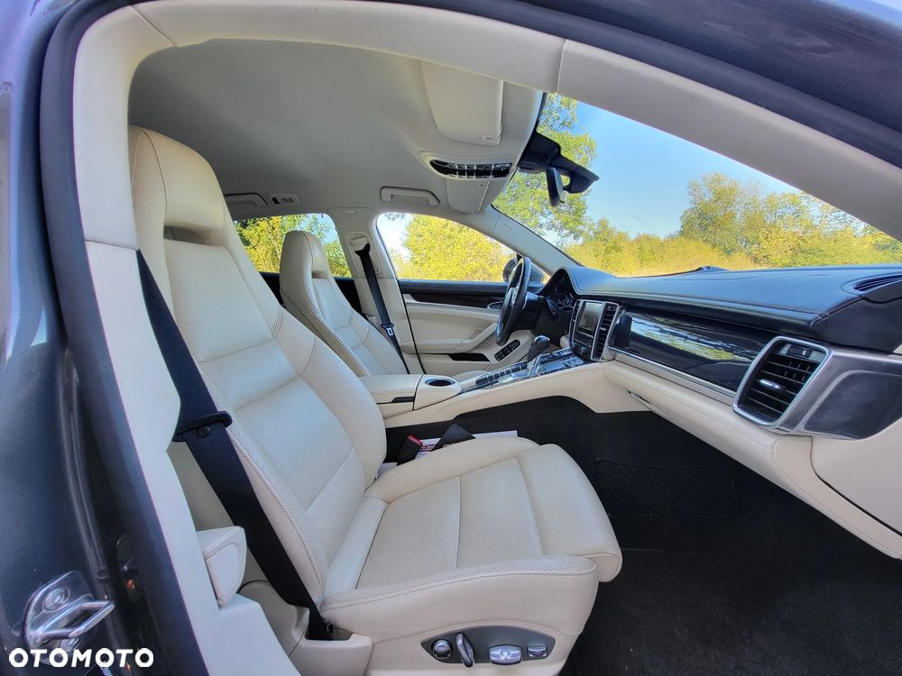 Porsche Panamera PDK - 18