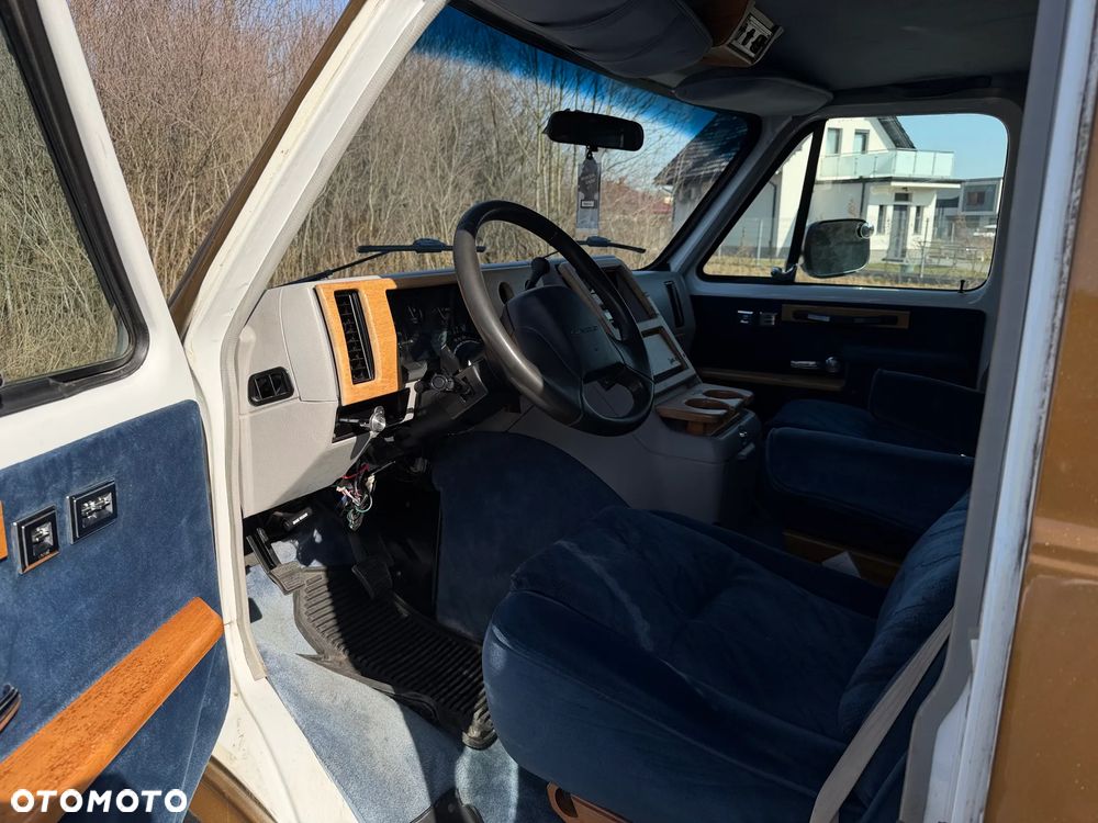 Chevrolet Chevy Van - 8