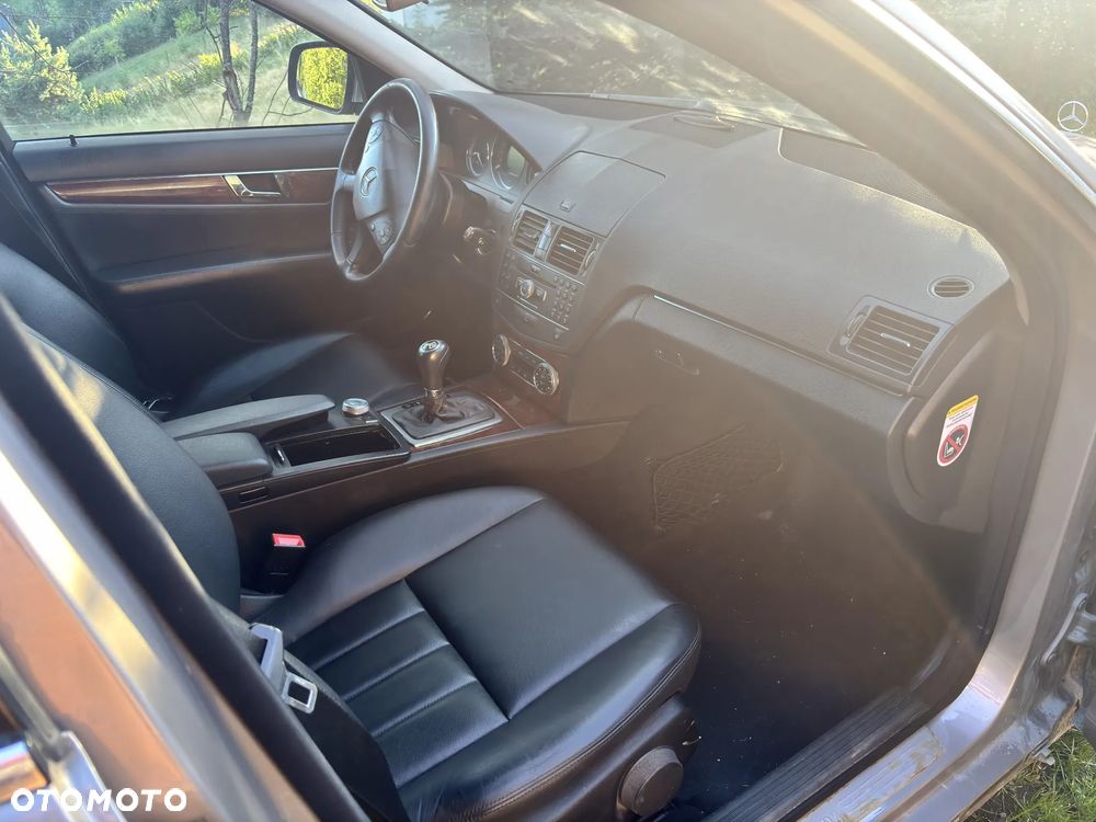 Mercedes-Benz Klasa C 220 CDI DPF Automatik Elegance - 19