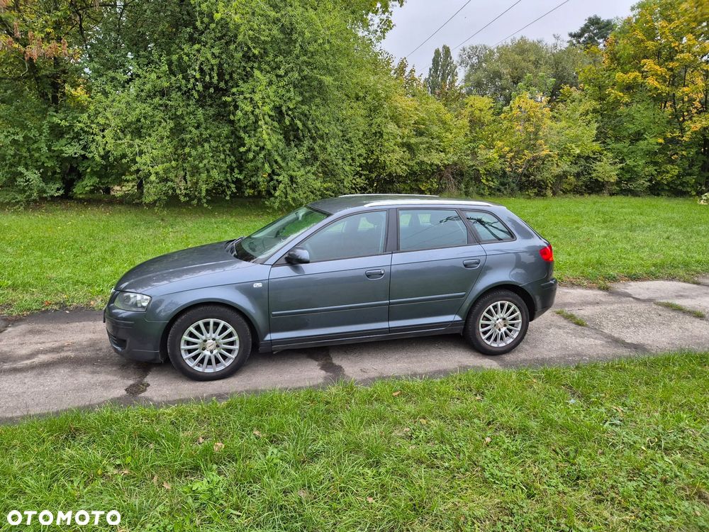Audi A3 Sportback - 1