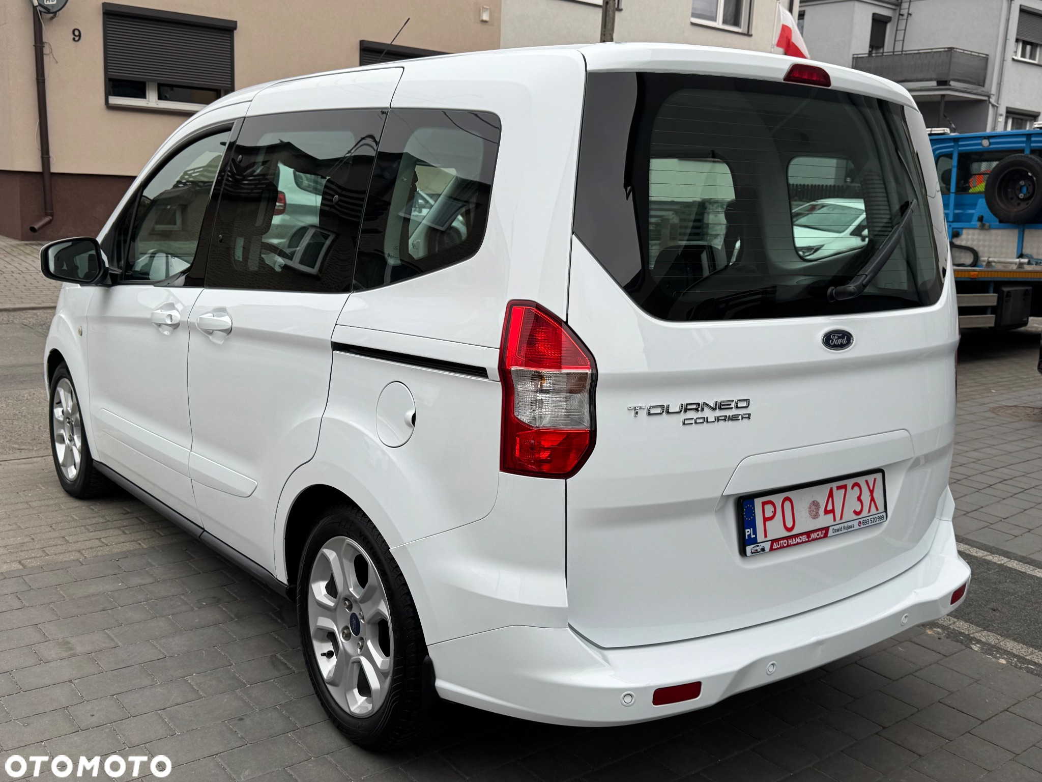 Ford Tourneo Courier 1.5 TDCi S&S Trend - 4