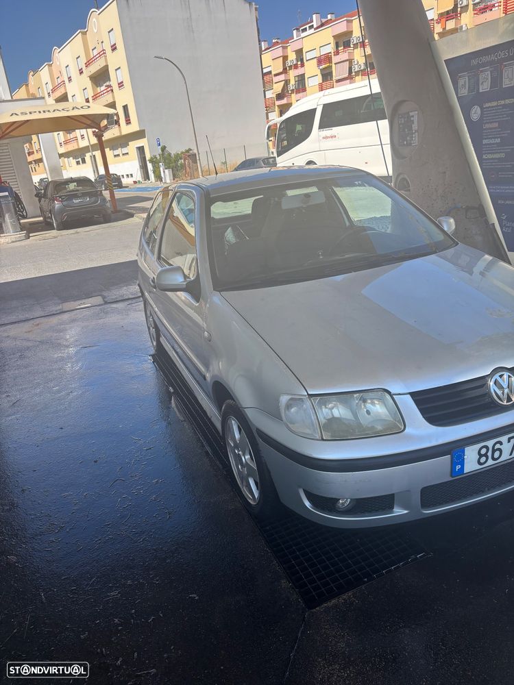 VW Polo 1.0 Confortline - 2
