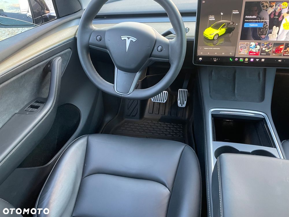 Tesla Model Y Long Range Dual Motor AWD - 16