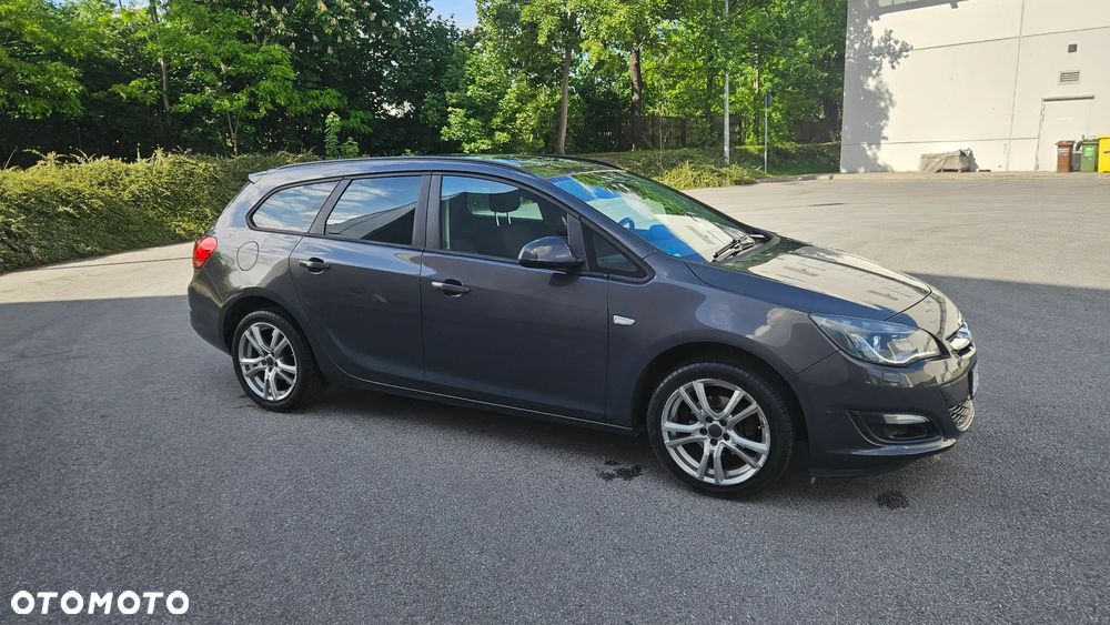 Opel Astra 1.4 Turbo 150 Jahre - 12