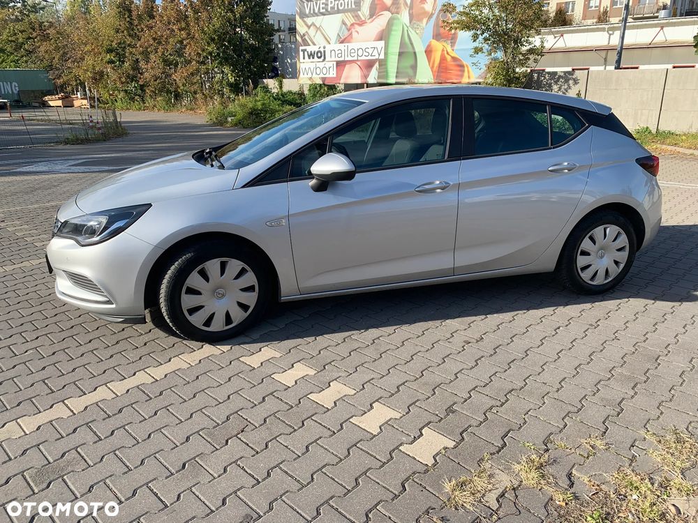 Opel Astra 2019 photo 2