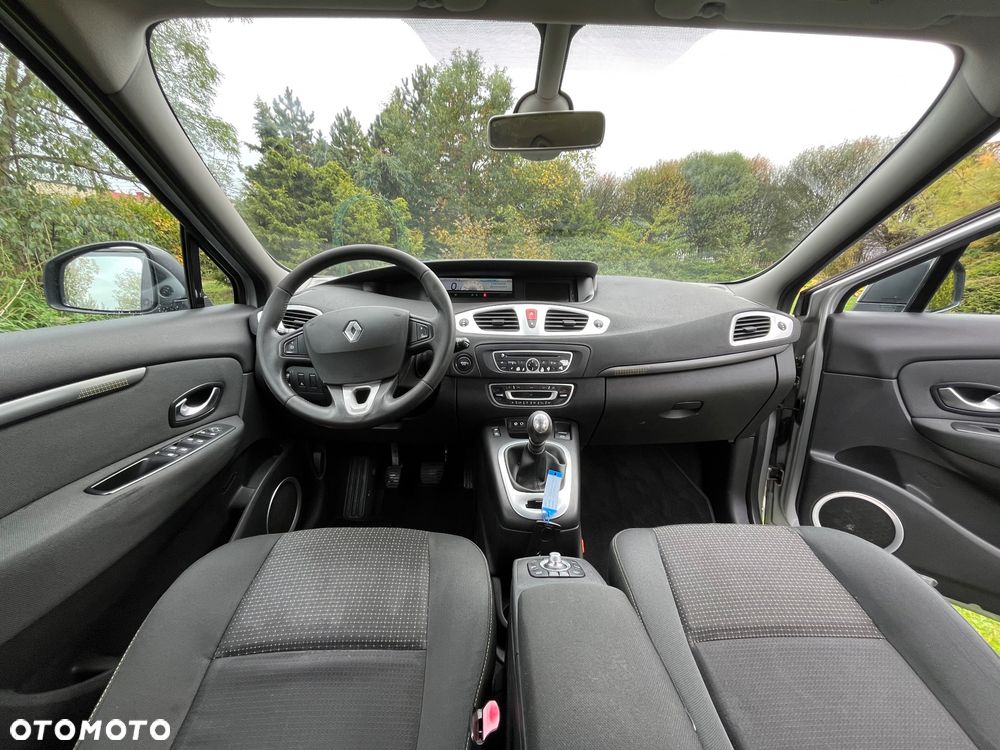 Renault Grand Scenic - 11
