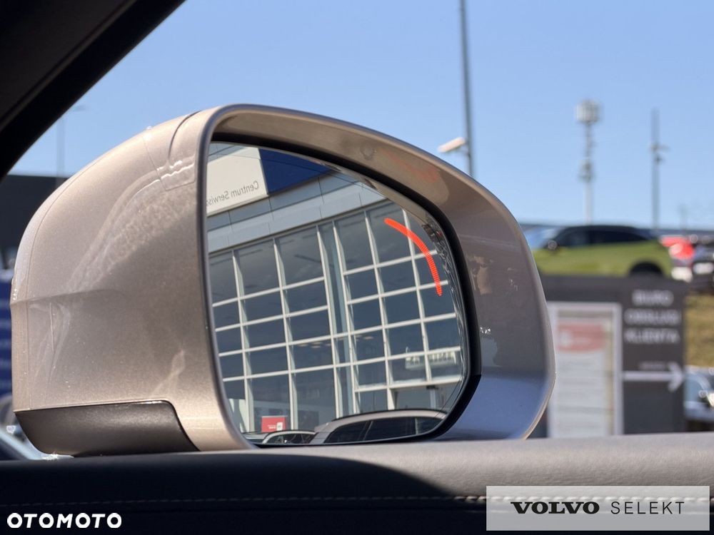 Volvo XC 90 - 9