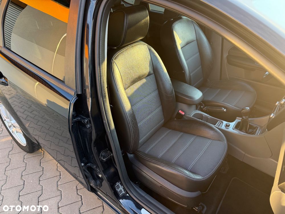 Ford Focus 1.8 Sport - 23