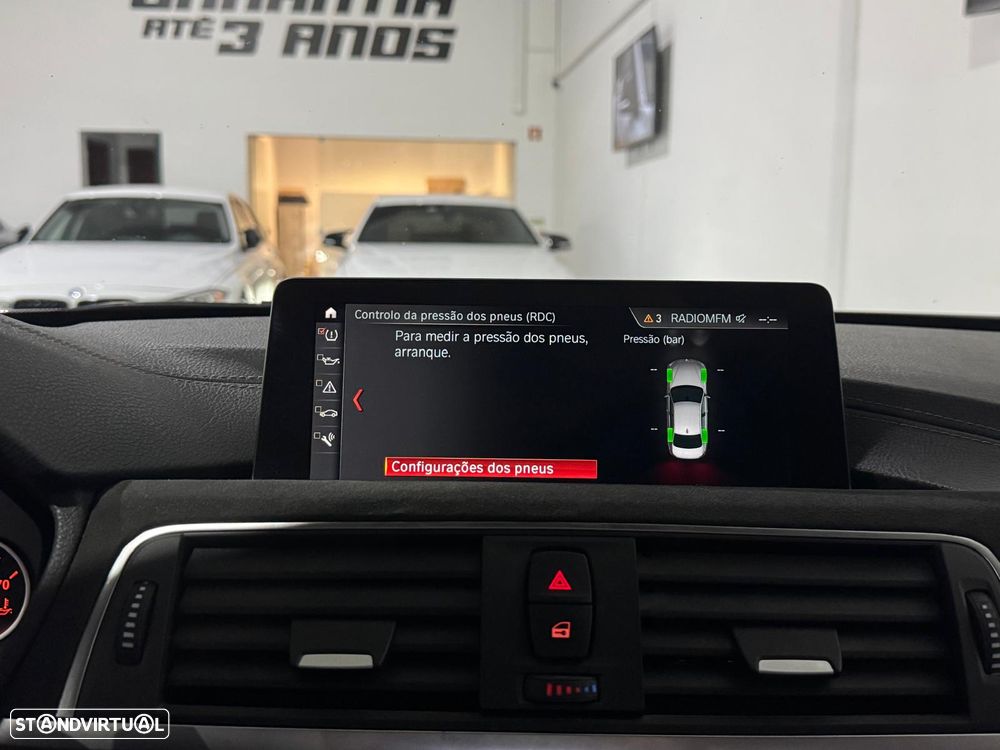 BMW 330 e iPerformance Pack M - 24