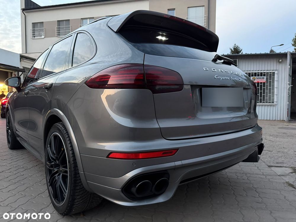 Porsche Cayenne Turbo S - 14