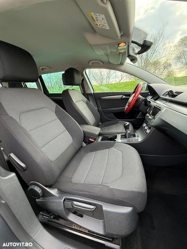 Volkswagen Passat Variant 2.0 TDI BlueMotion Technology R-Line - 16