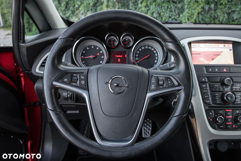Opel Astra 1.6 Turbo Cosmo - 18