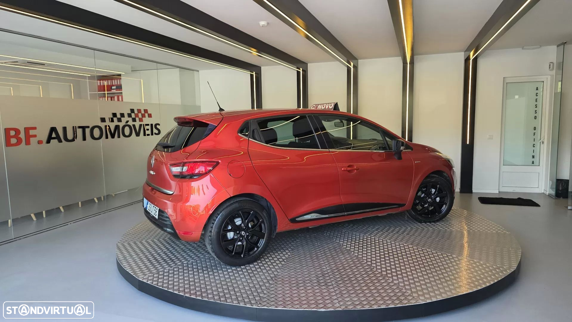 Renault Clio 1.5 dCi Limited EDition - 17