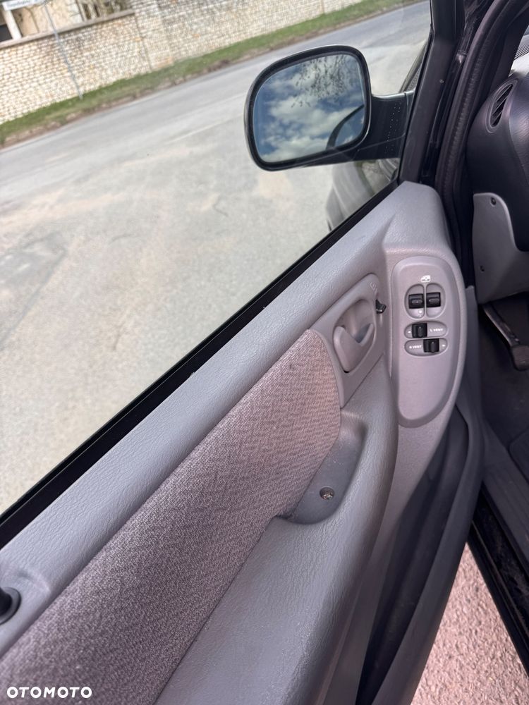 Chrysler Grand Voyager 3.3 LX - 23