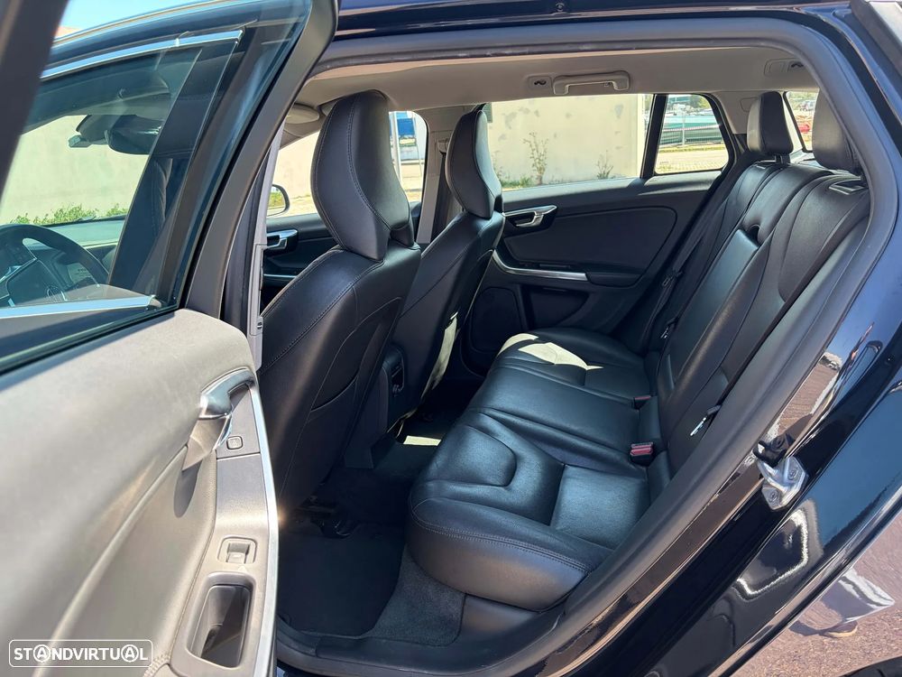 Volvo V60 2.0 D4 Summum - 17