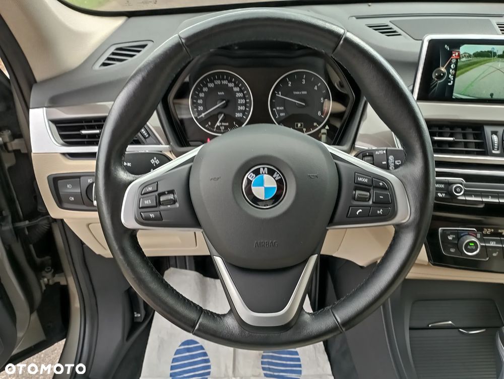 BMW X1 sDrive18d xLine - 28