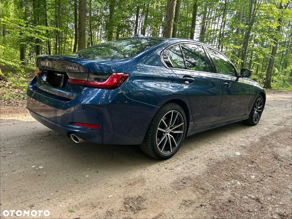 BMW Seria 3 318d mHEV - 8