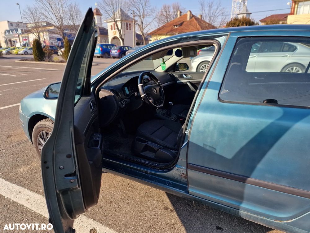 Skoda Octavia 1.6 FSI Ambiente - 6