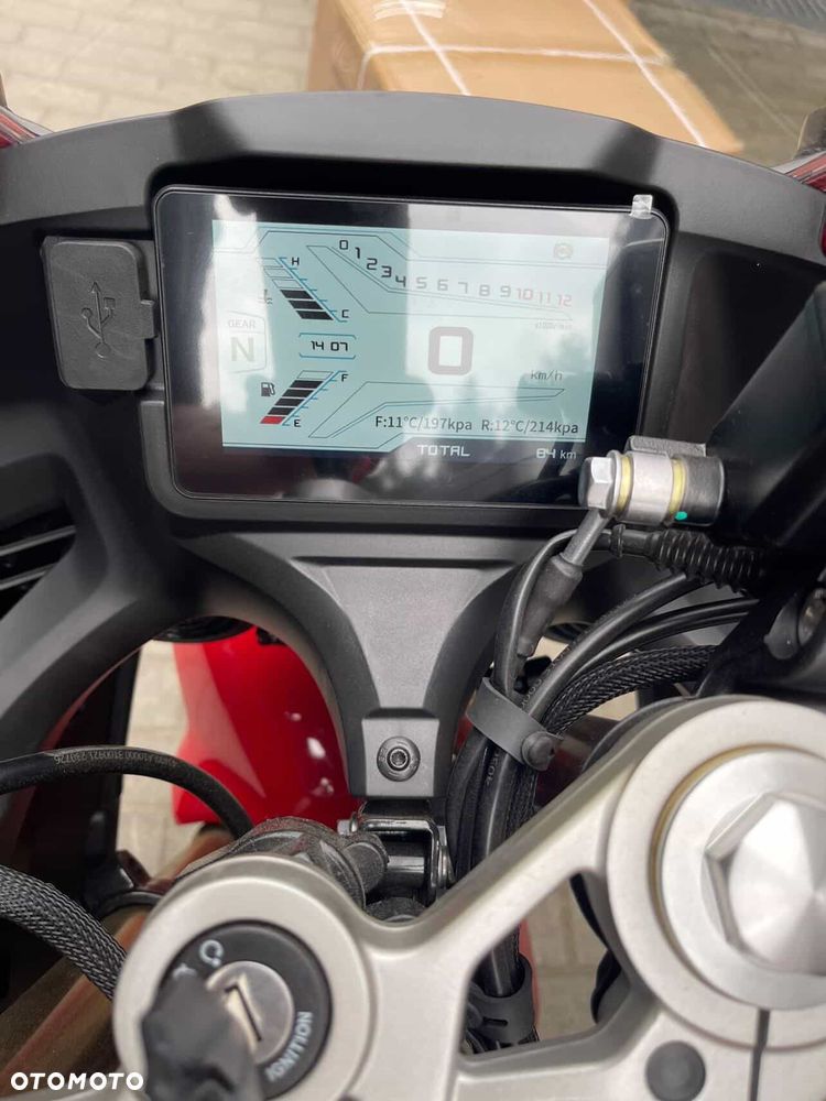 QJMOTOR SRK 125R - 7