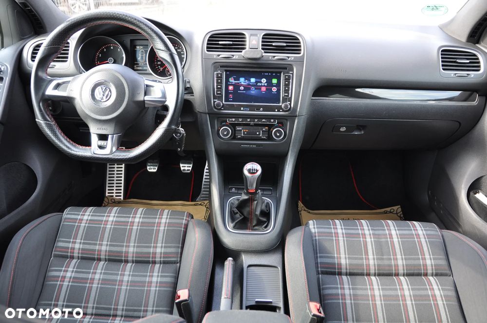 Volkswagen Golf 2.0 GTI - 8
