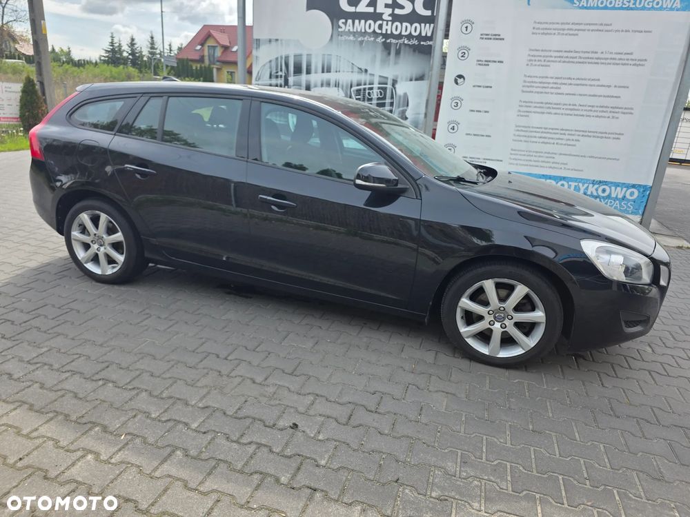 Volvo V60 D3 Momentum - 8