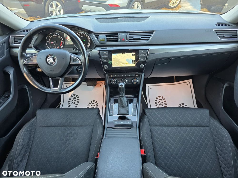 Skoda Superb 2.0 TDI DSG Ambition - 23