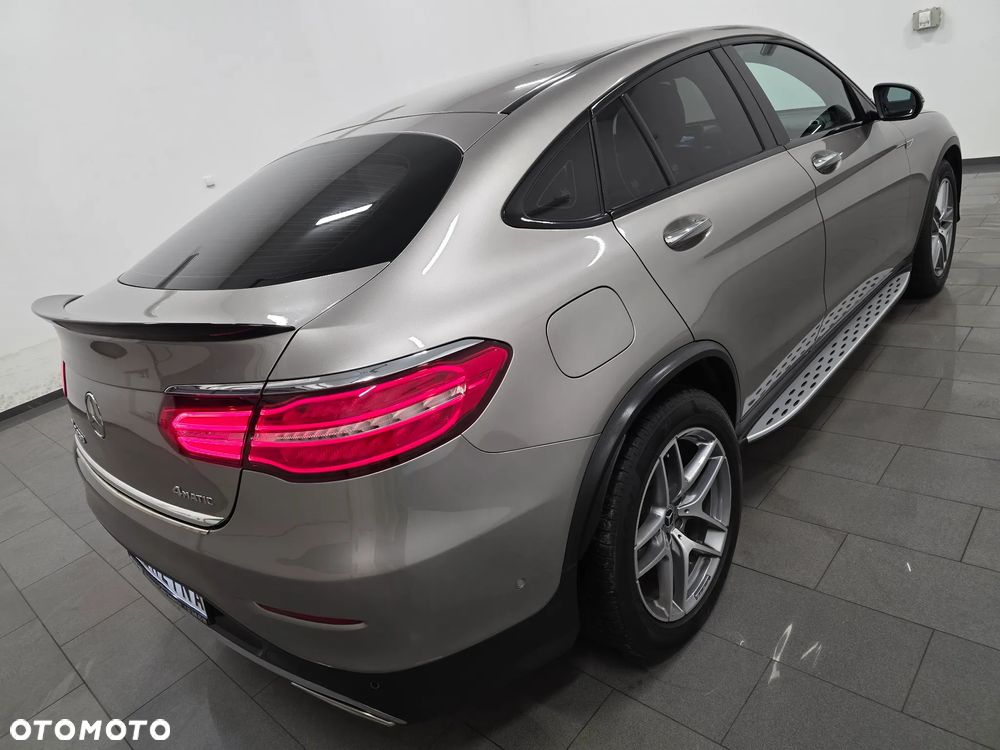 Mercedes-Benz GLC 250 4Matic 9G-TRONIC AMG Line - 6