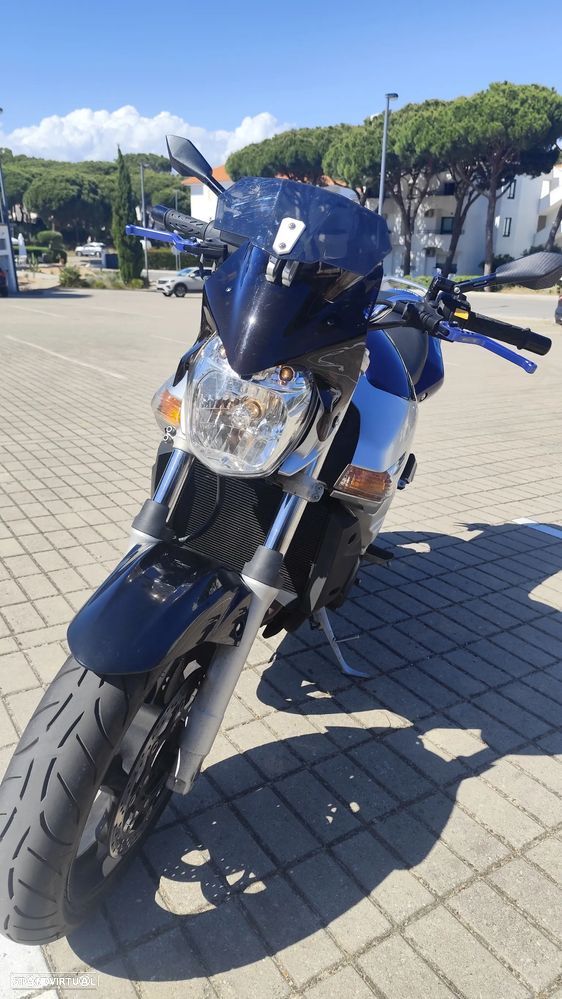 Suzuki GSR - 7