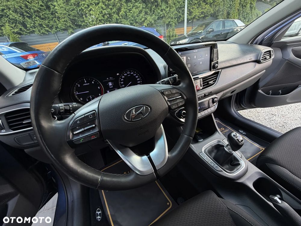 Hyundai i30 1.6 CRDi BlueDrive Go - 32