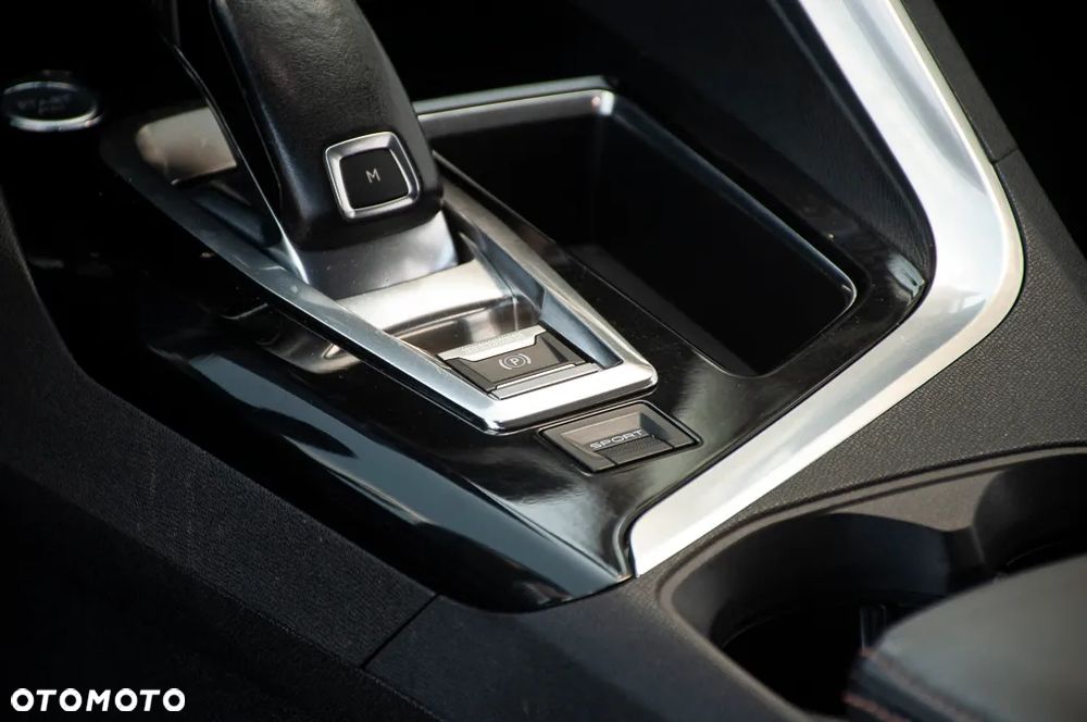 Peugeot 3008 BlueHDi 120 EAT6 Stop & Start Business Line - 37