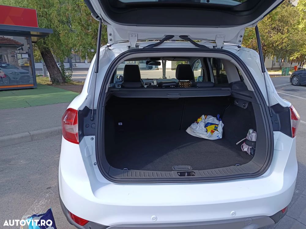 Ford Kuga 2.0 TDCi 4x4 Titanium - 4