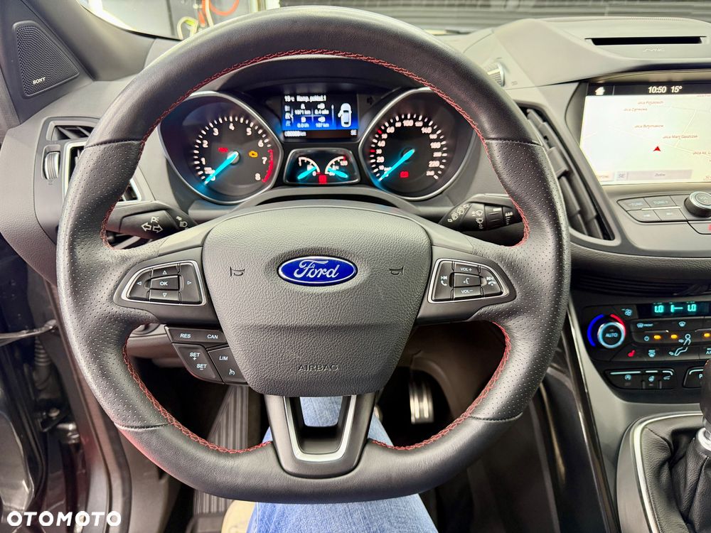 Ford Kuga 1.5 EcoBoost 2x4 ST-Line - 24